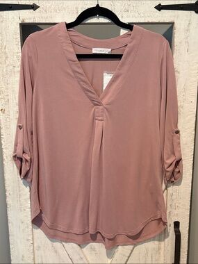NWT Lush Mauve V-Neck Roll-Tab Sleeve Blouse